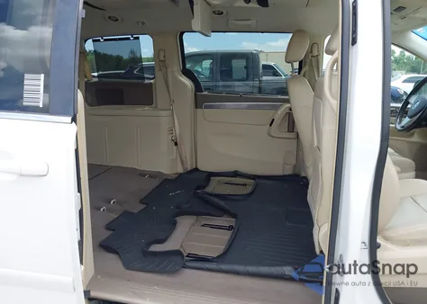 2010 Volkswagen Routan Se z USA, uszkodzony, nr VIN 2V4RW3D16AR245943